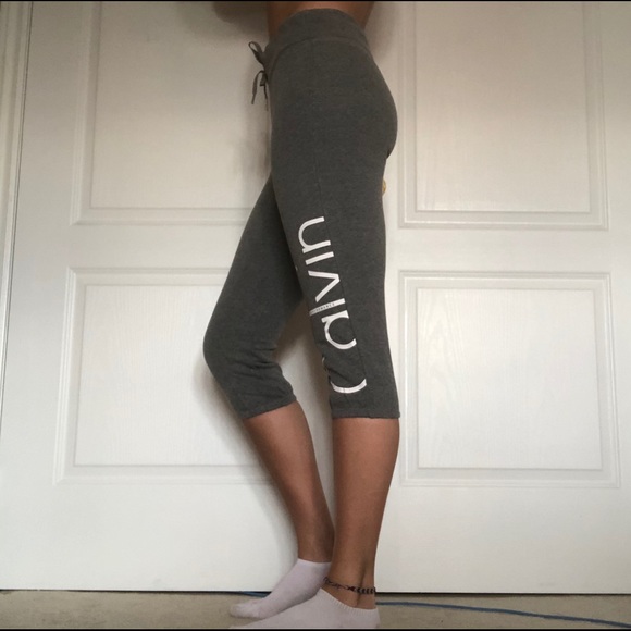 Calvin Klein Performance 3/4 Joggers - Picture 2 of 8